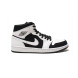 Унисекс кроссовки Nike Air Jordan 1 Mid White Black