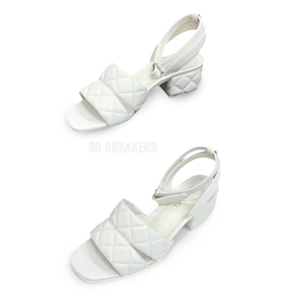 Женские босоножки Chanel Sandals White