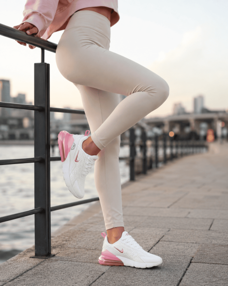 Женские кроссовки Nike Air Max 270 White/Coral
